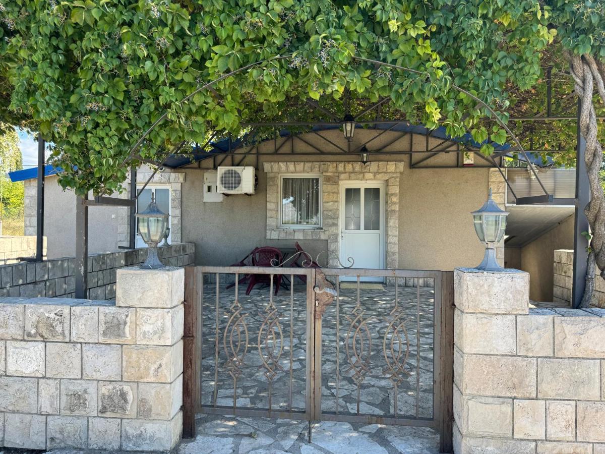 Apartments Airport Golubovci 포드고리차 외부 사진